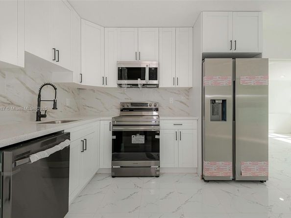 731 NE 16th St, Fort Lauderdale FL 33304