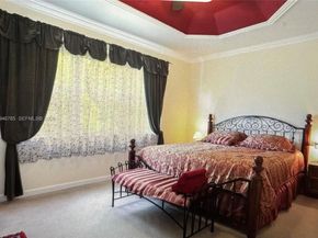 2103 NE 38th Rd, Homestead FL 33033