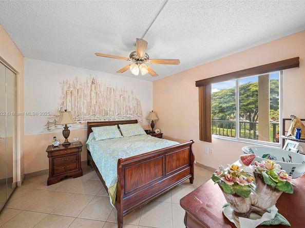 1601 SW 128th Ter 209A, Pembroke Pines FL 33027