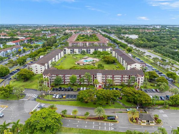 1601 SW 128th Ter 209A, Pembroke Pines FL 33027