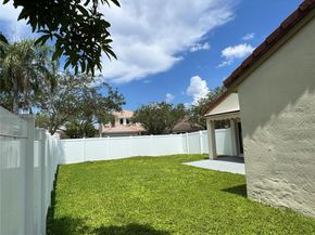922 Falling Water Rd, Weston FL 33326