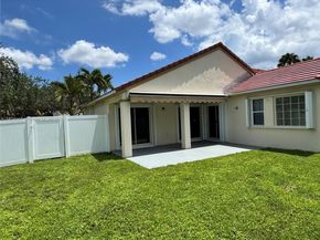 922 Falling Water Rd, Weston FL 33326