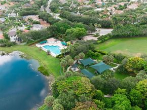 922 Falling Water Rd, Weston FL 33326
