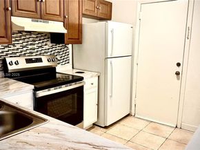 3700 NW 21st St 109, Lauderdale Lakes FL 33311