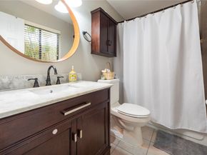 459 Lakeview Dr 1, Weston FL 33326