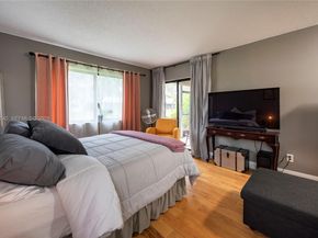 459 Lakeview Dr 1, Weston FL 33326