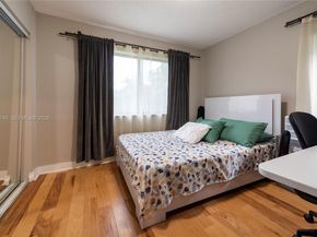 459 Lakeview Dr 1, Weston FL 33326