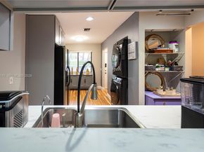 459 Lakeview Dr 1, Weston FL 33326