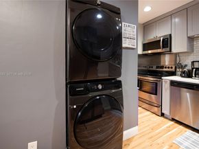 459 Lakeview Dr 1, Weston FL 33326