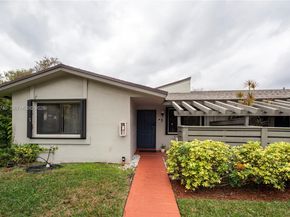 459 Lakeview Dr 1, Weston FL 33326