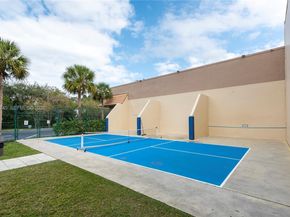 459 Lakeview Dr 1, Weston FL 33326