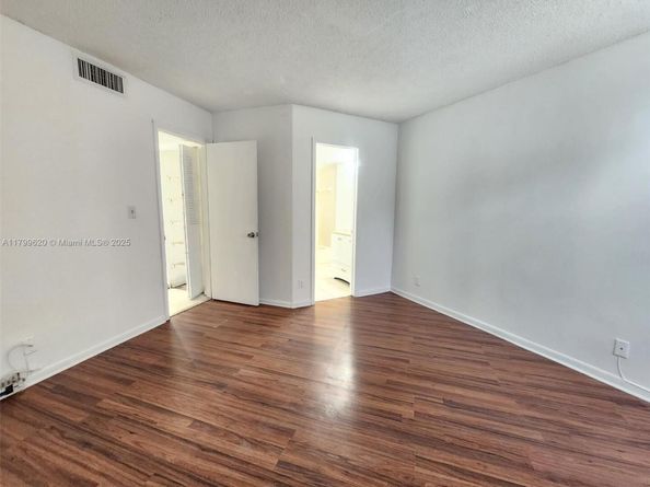 216 Lake Pointe Dr 128, Oakland Park FL 33309