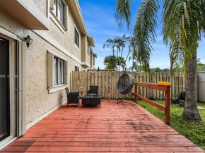 11166 NW 37th St, Sunrise FL 33351