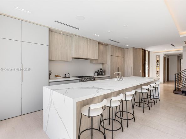 5831 Alton Rd, Miami Beach FL 33140