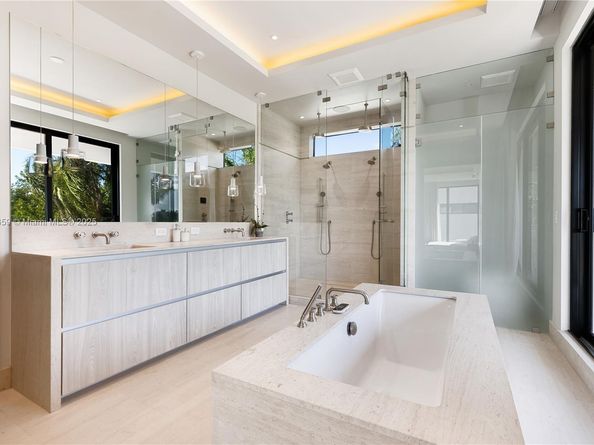 5831 Alton Rd, Miami Beach FL 33140