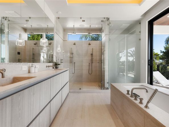 5831 Alton Rd, Miami Beach FL 33140
