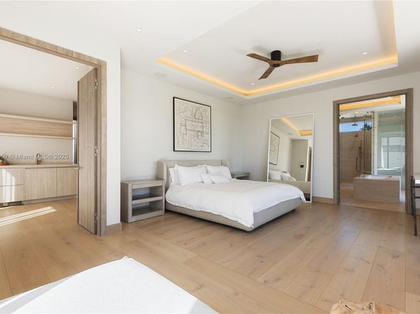 5831 Alton Rd, Miami Beach FL 33140