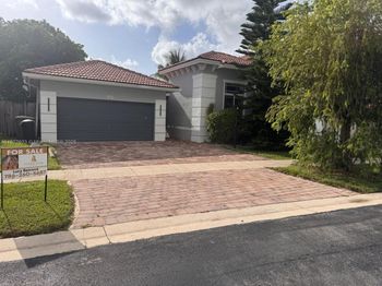 1281 NE 41st Pl