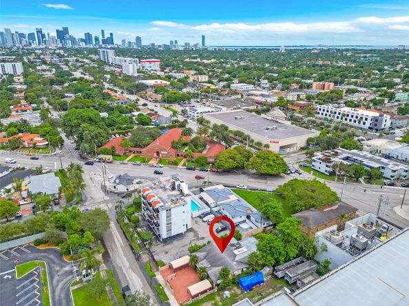 2524 SW 6th St, Miami FL 33135