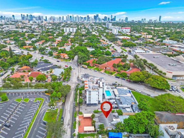 2524 SW 6th St, Miami FL 33135