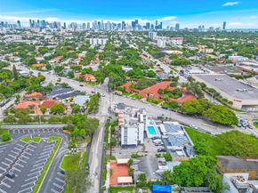 2524 SW 6th St, Miami FL 33135