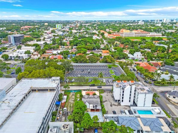 2524 SW 6th St, Miami FL 33135
