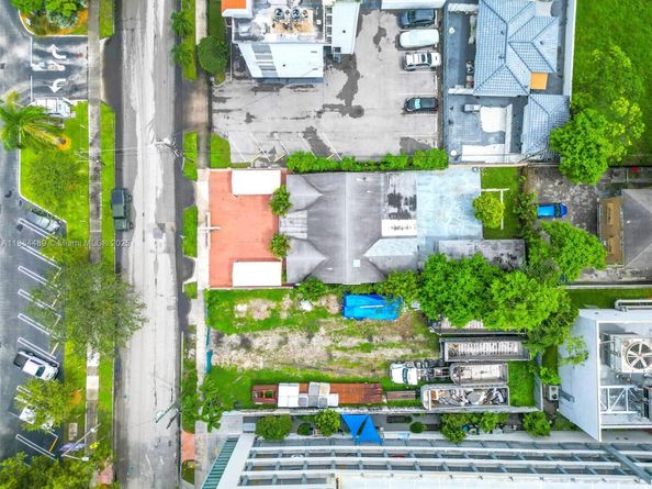 2524 SW 6th St, Miami FL 33135