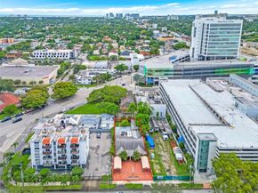 2524 SW 6th St, Miami FL 33135