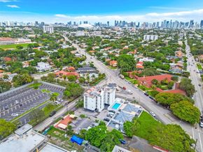 2524 SW 6th St, Miami FL 33135