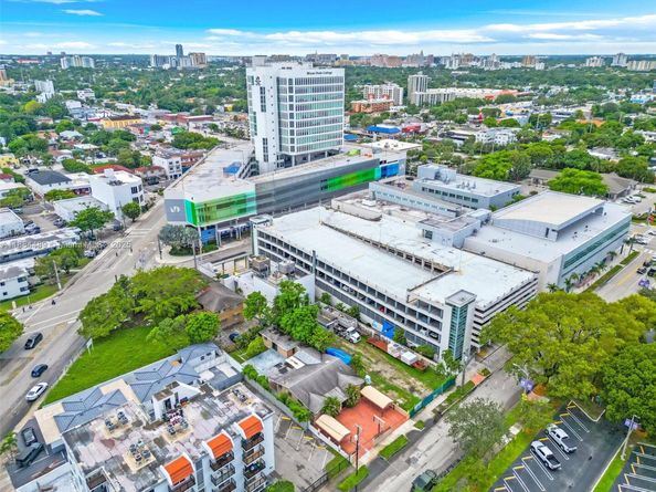 2524 SW 6th St, Miami FL 33135