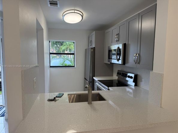6850 NW 173rd Dr 103, Hialeah FL 33015