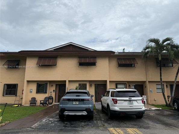 6850 NW 173rd Dr 103, Hialeah FL 33015