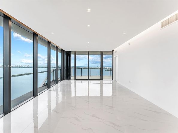 700 NE 24 St 5401, Miami FL 33137