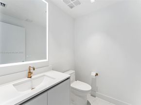 700 NE 24 St 5401, Miami FL 33137