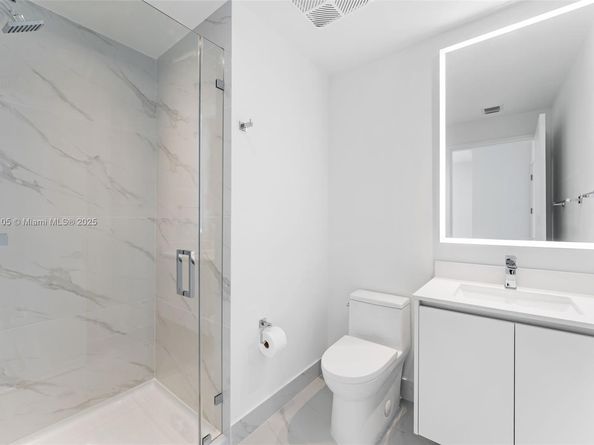 700 NE 24 St 5401, Miami FL 33137