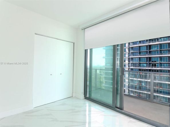 1300 S miami 2706, Miami FL 33130