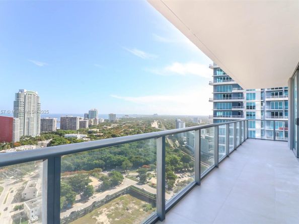 1300 S miami 2706, Miami FL 33130