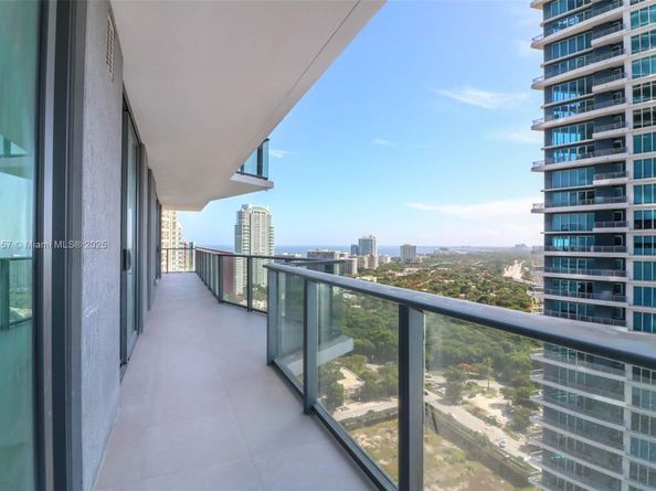1300 S miami 2706, Miami FL 33130