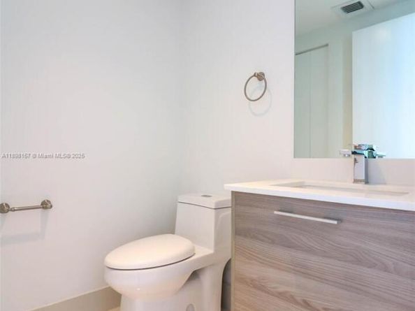 1300 S miami 2706, Miami FL 33130