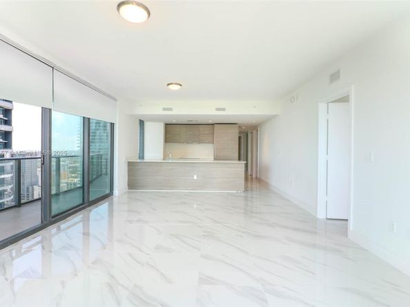 1300 S miami 2706, Miami FL 33130