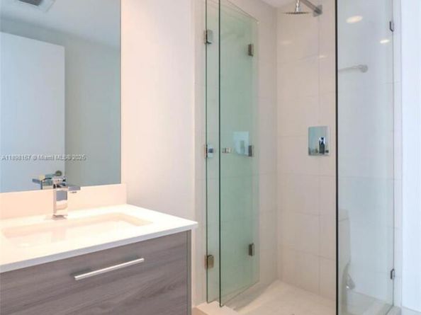 1300 S miami 2706, Miami FL 33130