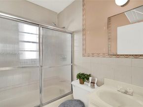 474 E 10th St, Hialeah FL 33010