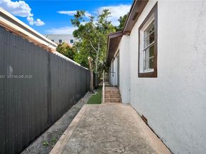 474 E 10th St, Hialeah FL 33010