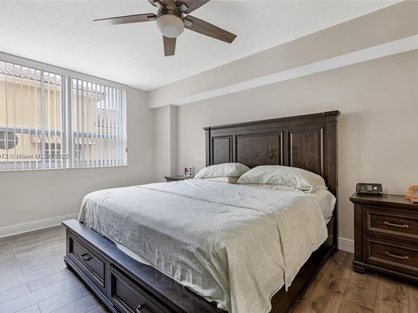 3232 SW 22nd Ter 301, Miami FL 33145