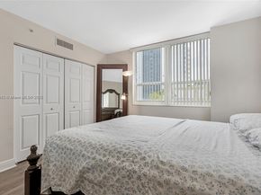 3232 SW 22nd Ter 301, Miami FL 33145