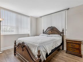 3232 SW 22nd Ter 301, Miami FL 33145