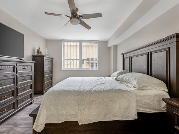 3232 SW 22nd Ter 301, Miami FL 33145