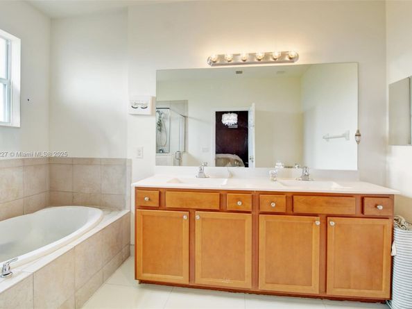 277 SE 31st Ave, Homestead FL 33033