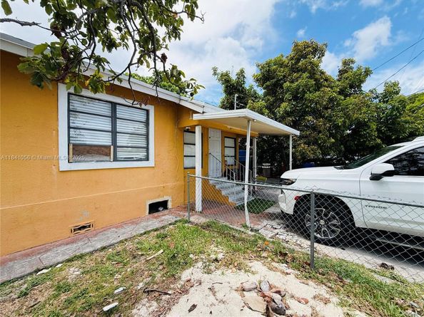 1873 SW 3rd St, Miami FL 33135