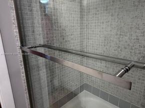 402 Lakeview Dr 201, Weston FL 33326